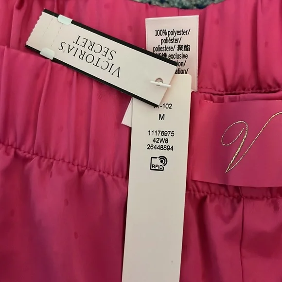 ⭐️Victoria’s Secret pajamas - Picture 3 of 7
